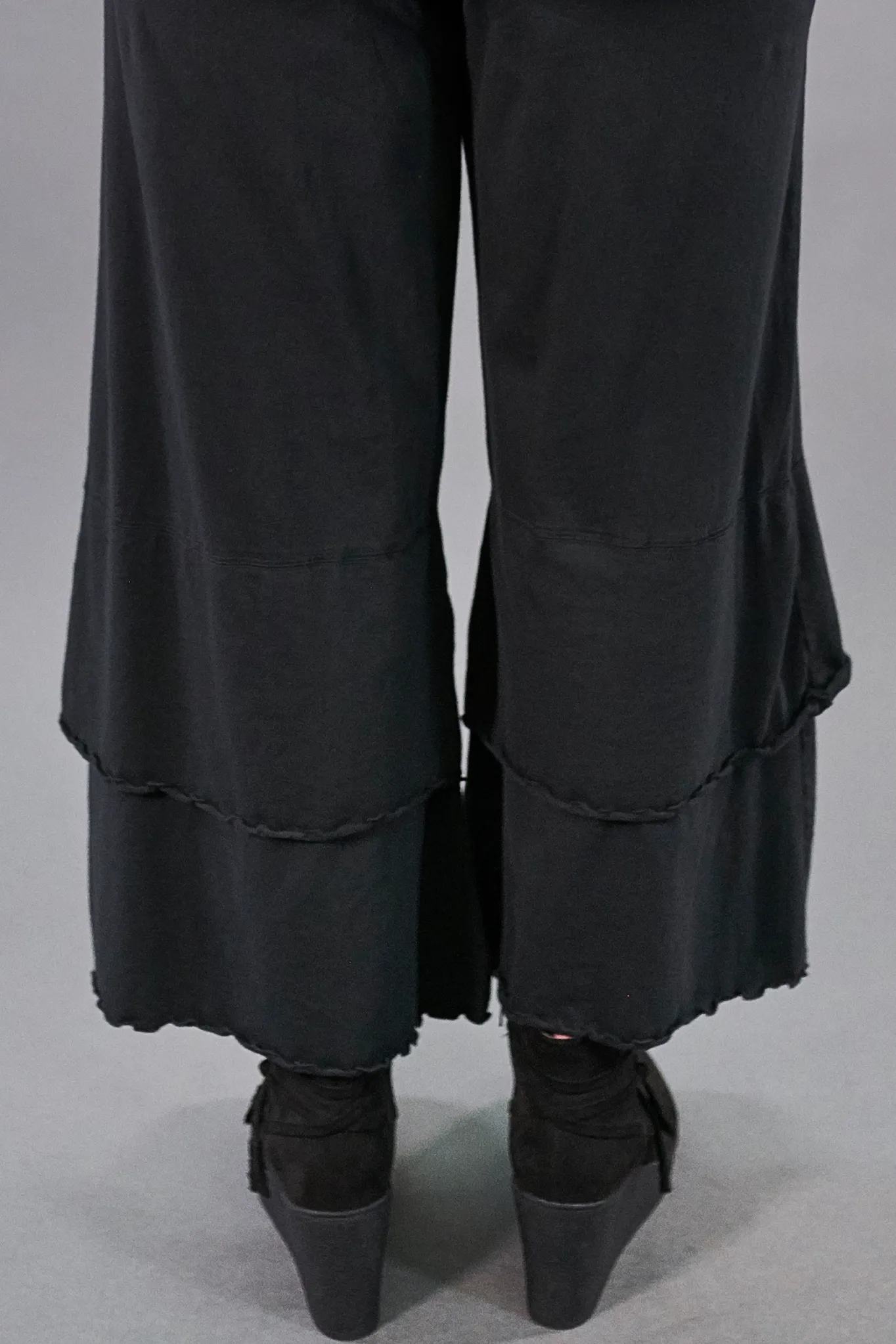 3239 Wide Petaloon-Black-U