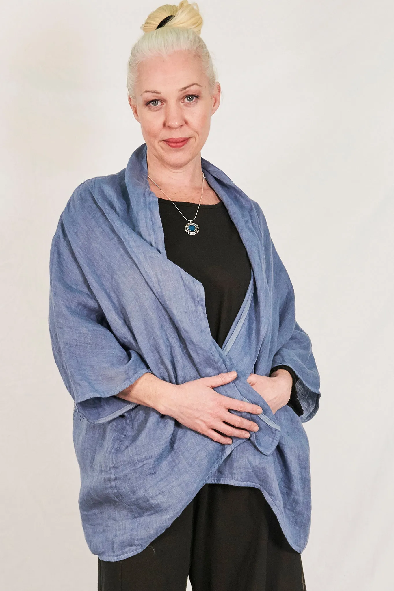 5230-Linen Boxy Cardi Summer Blue-P