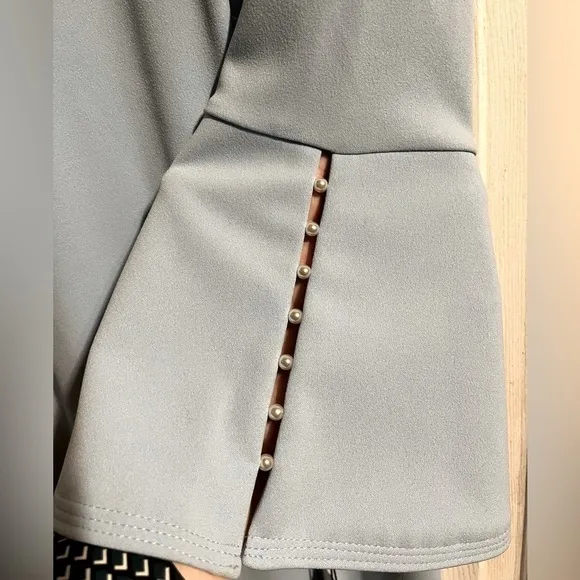 Calvin Klein Light Blue Dress Pearl Accents Bell Sleeves‎ Size 10 Lined Career