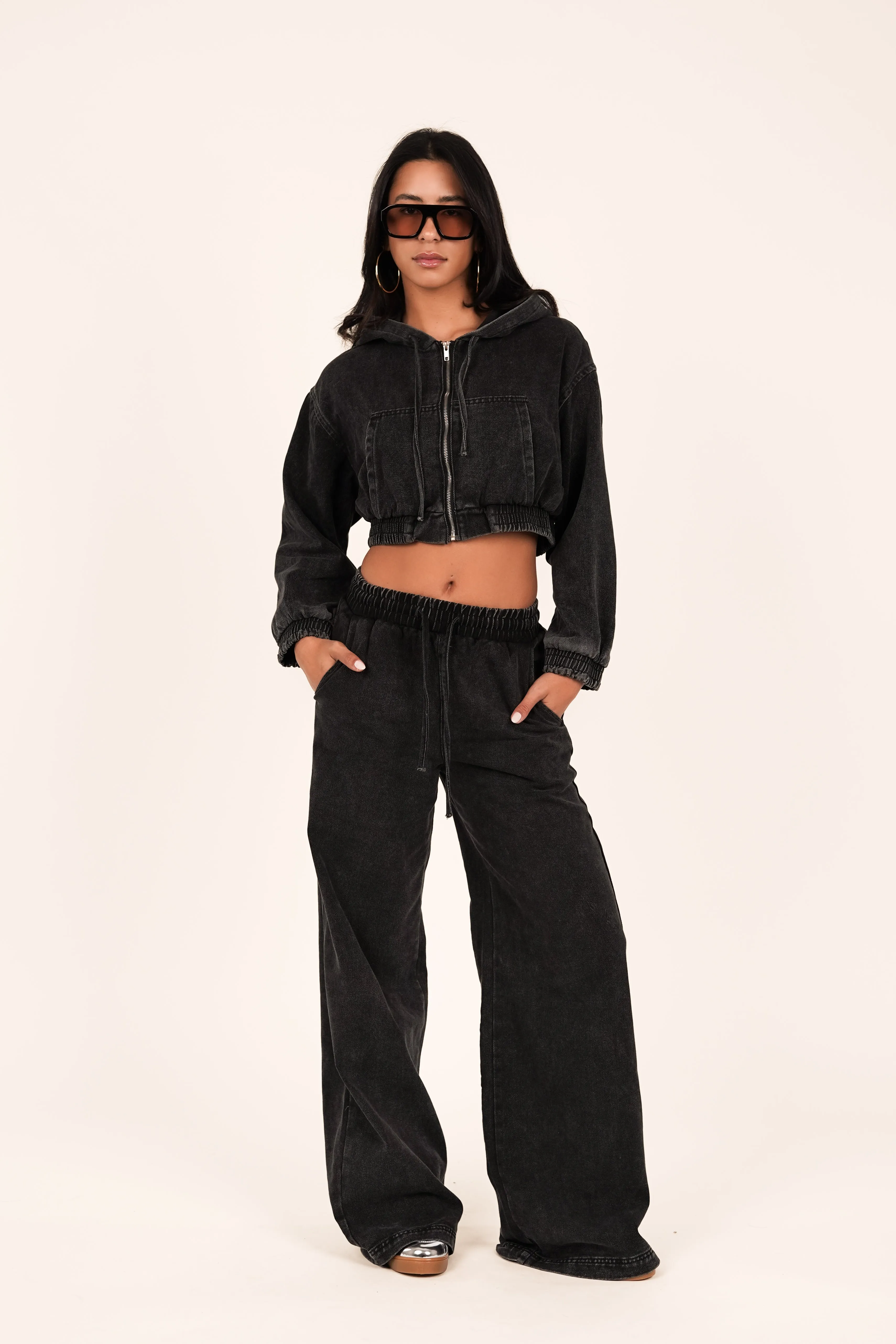 Carolina® | Cropped denim jacket black