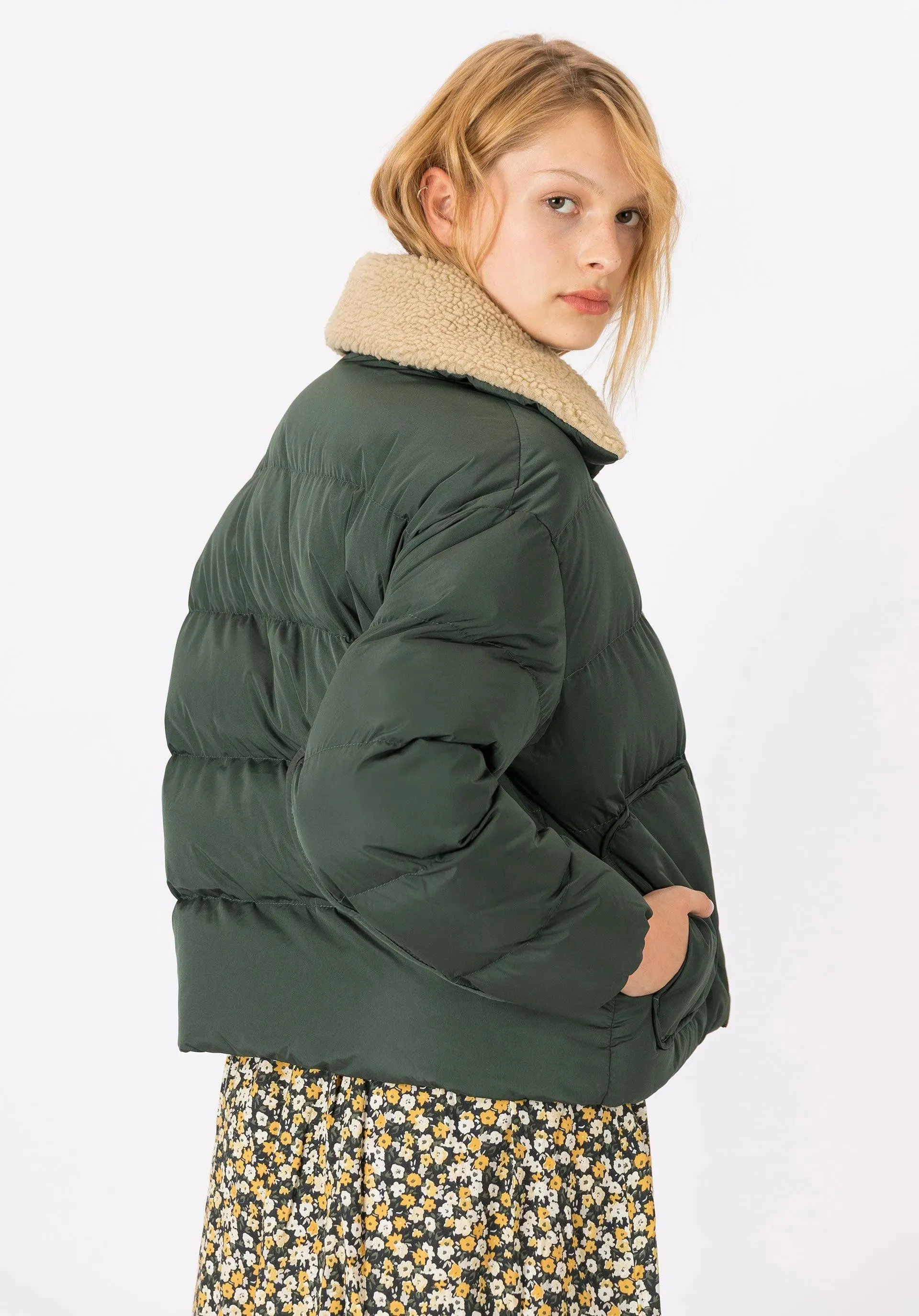 Chaqueta Boxy con Cuello Pelo Crash