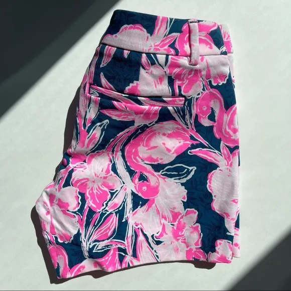 🎉HOST PICK🎉 Lilly Pulitzer pink &amp; navy Callahan Knit shorts