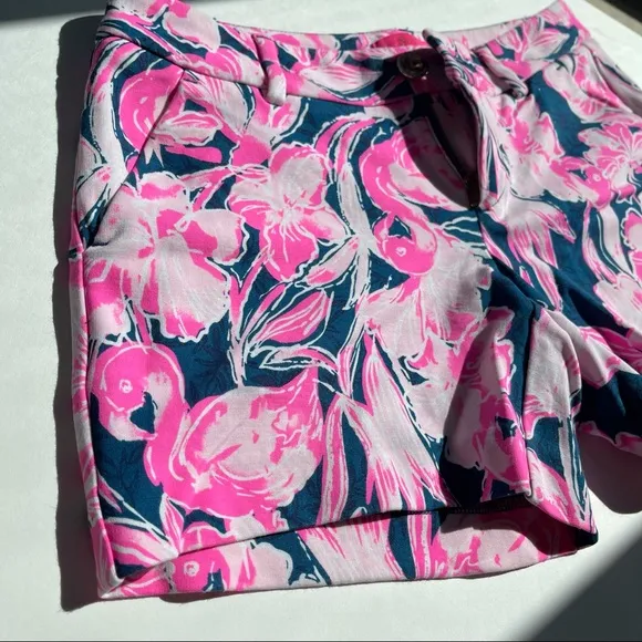 🎉HOST PICK🎉 Lilly Pulitzer pink &amp; navy Callahan Knit shorts