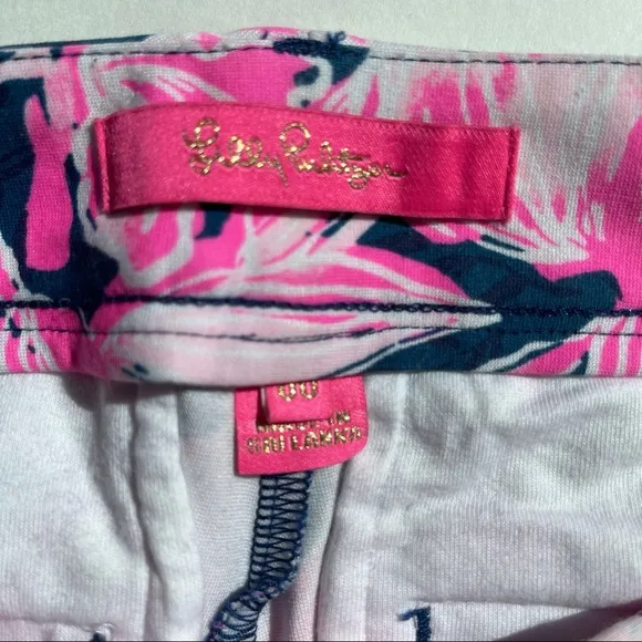 🎉HOST PICK🎉 Lilly Pulitzer pink &amp; navy Callahan Knit shorts