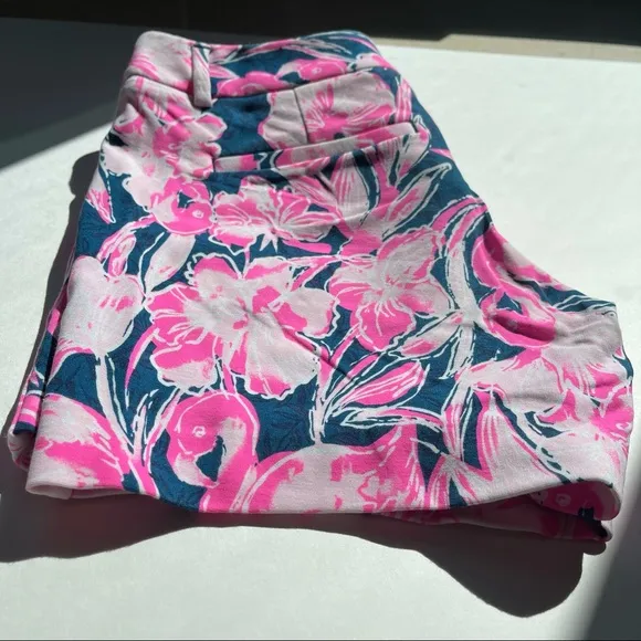 🎉HOST PICK🎉 Lilly Pulitzer pink &amp; navy Callahan Knit shorts