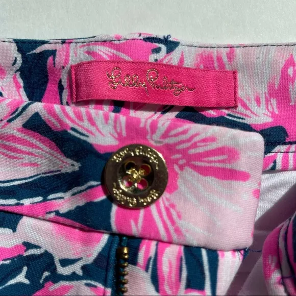 🎉HOST PICK🎉 Lilly Pulitzer pink &amp; navy Callahan Knit shorts