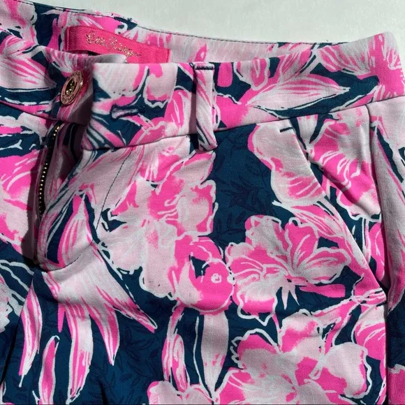 🎉HOST PICK🎉 Lilly Pulitzer pink &amp; navy Callahan Knit shorts