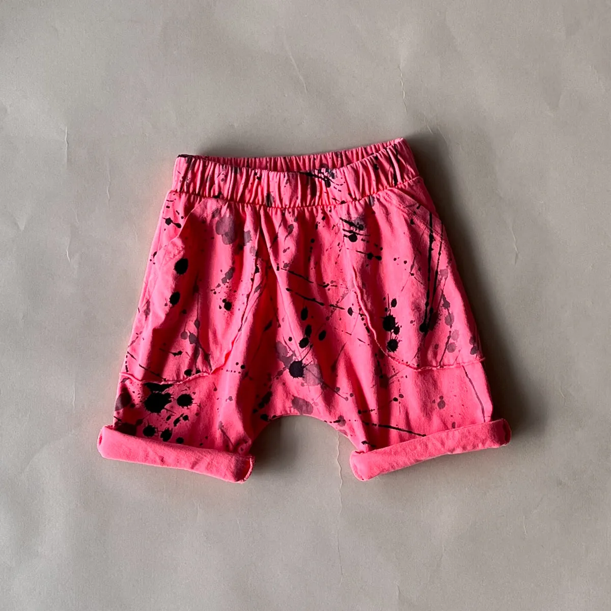 Ivan-Splatter Shorts | Lava