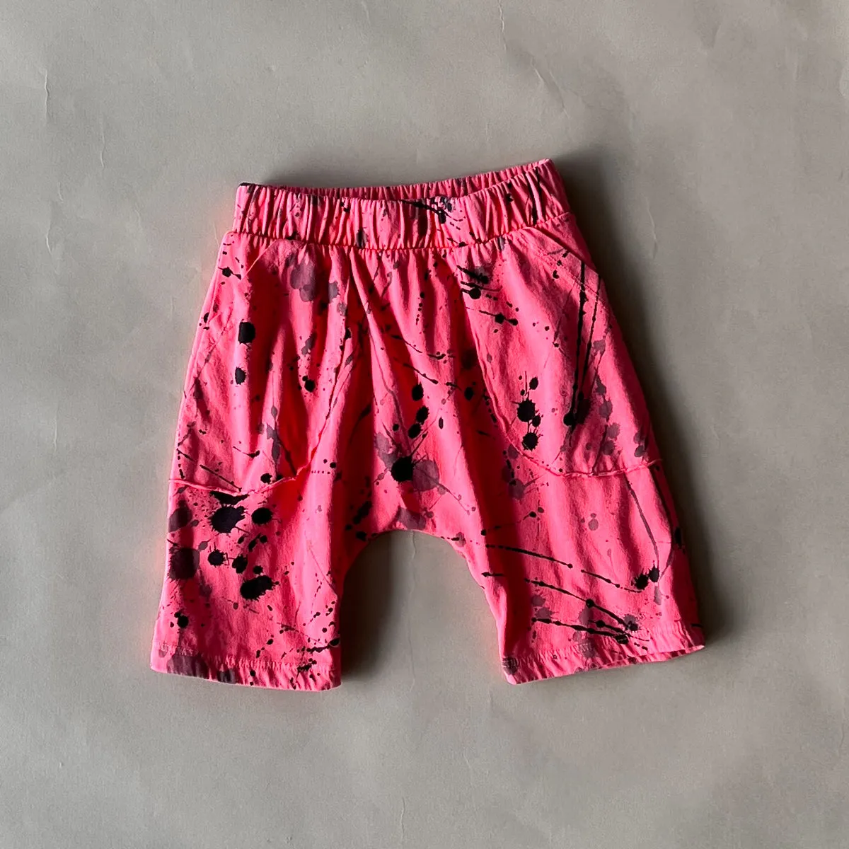 Ivan-Splatter Shorts | Lava