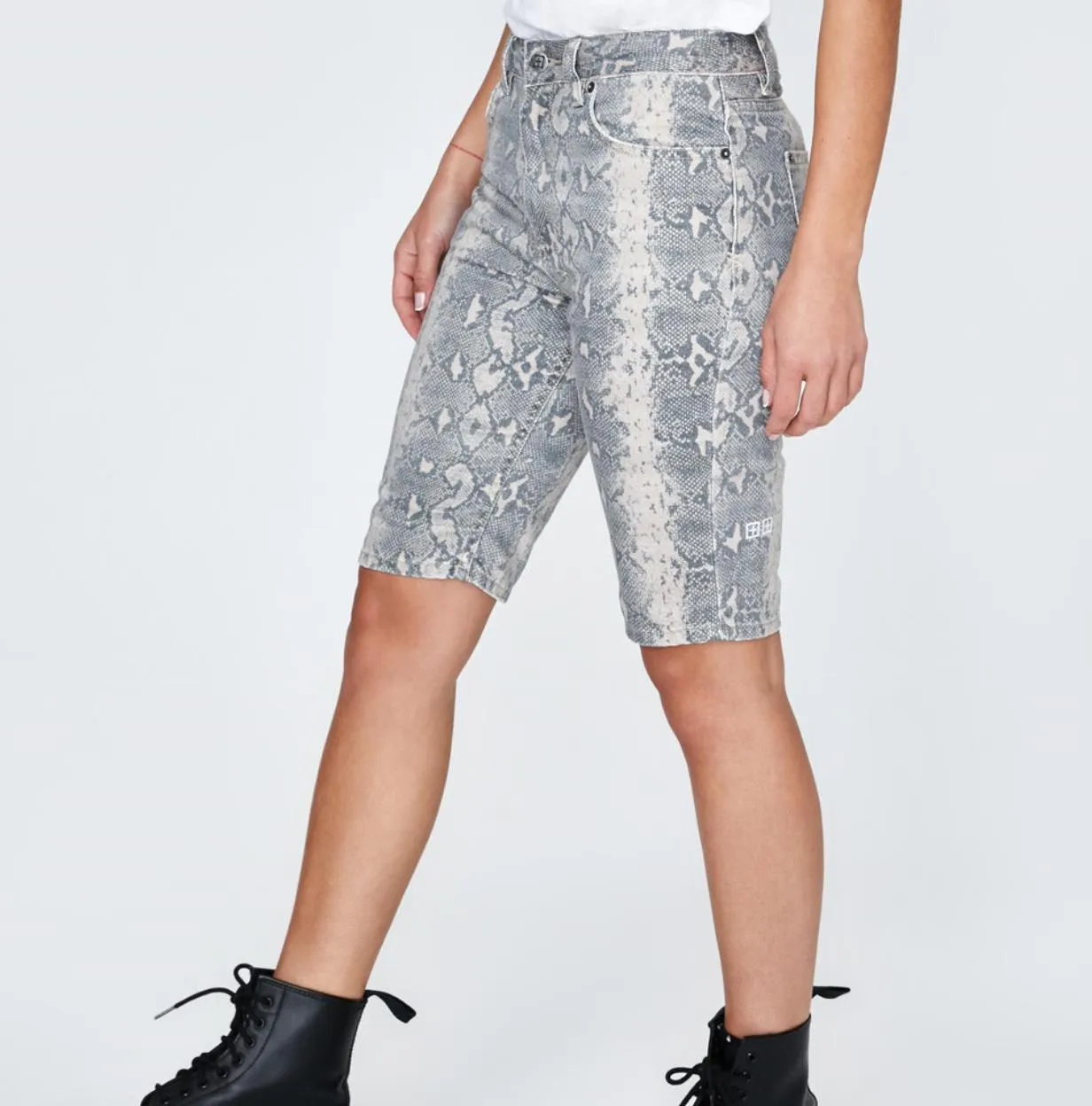 Ksubi Womens Snake Print Long Denim Short Size 26 (New, RRP $199.95)