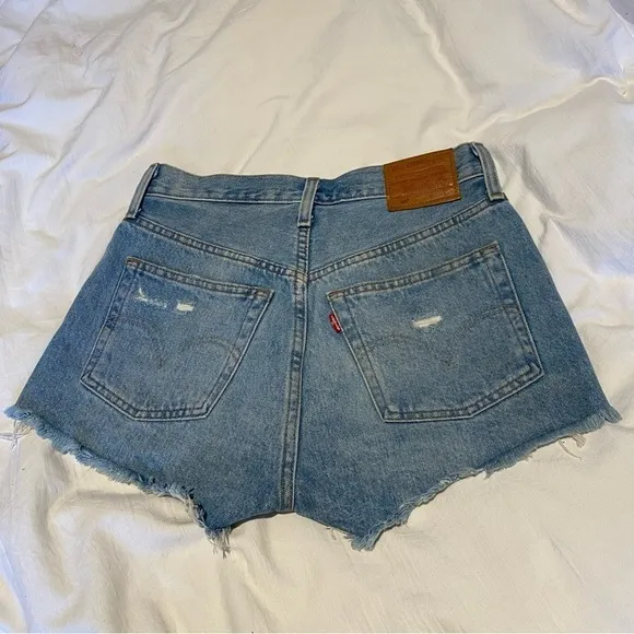 Levi's 501 high rise denim shorts Fault Line Sz 25