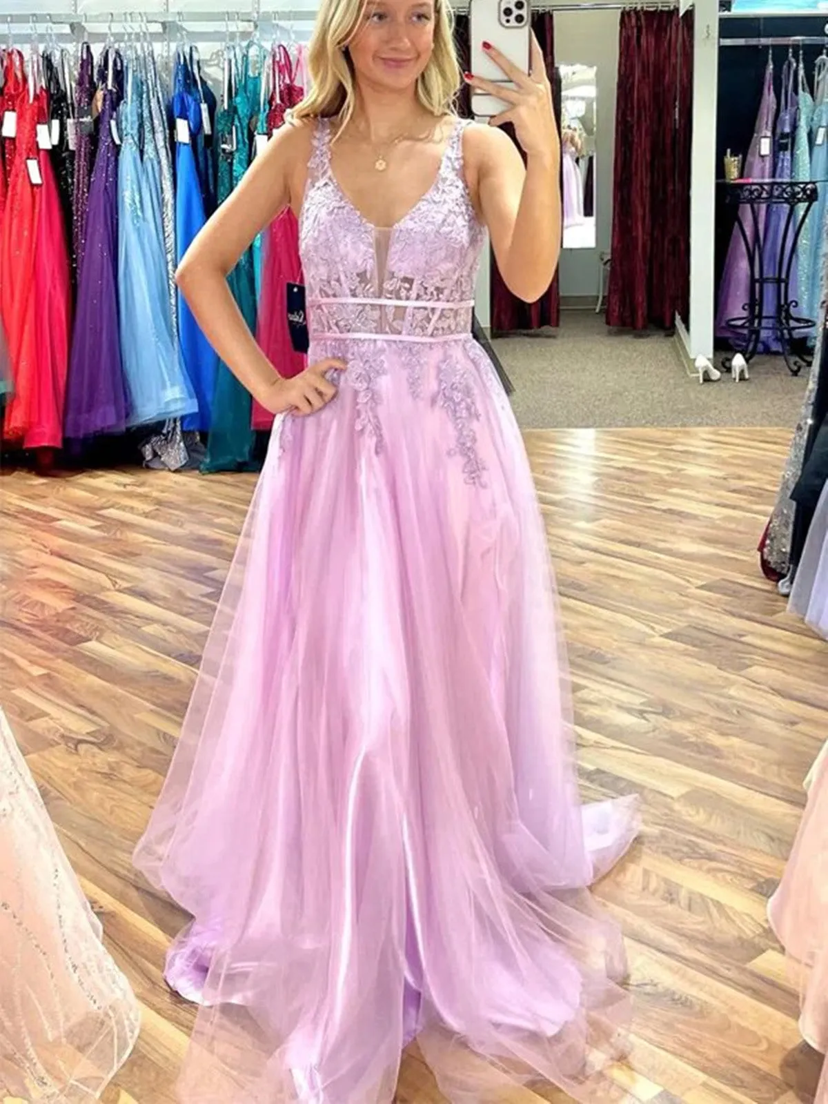 Lilac A Line V Neck Beaded Appliques Sleeveless Tulle Long Prom Dress， V Neck Purple Lace Backless Formal Evening Dress