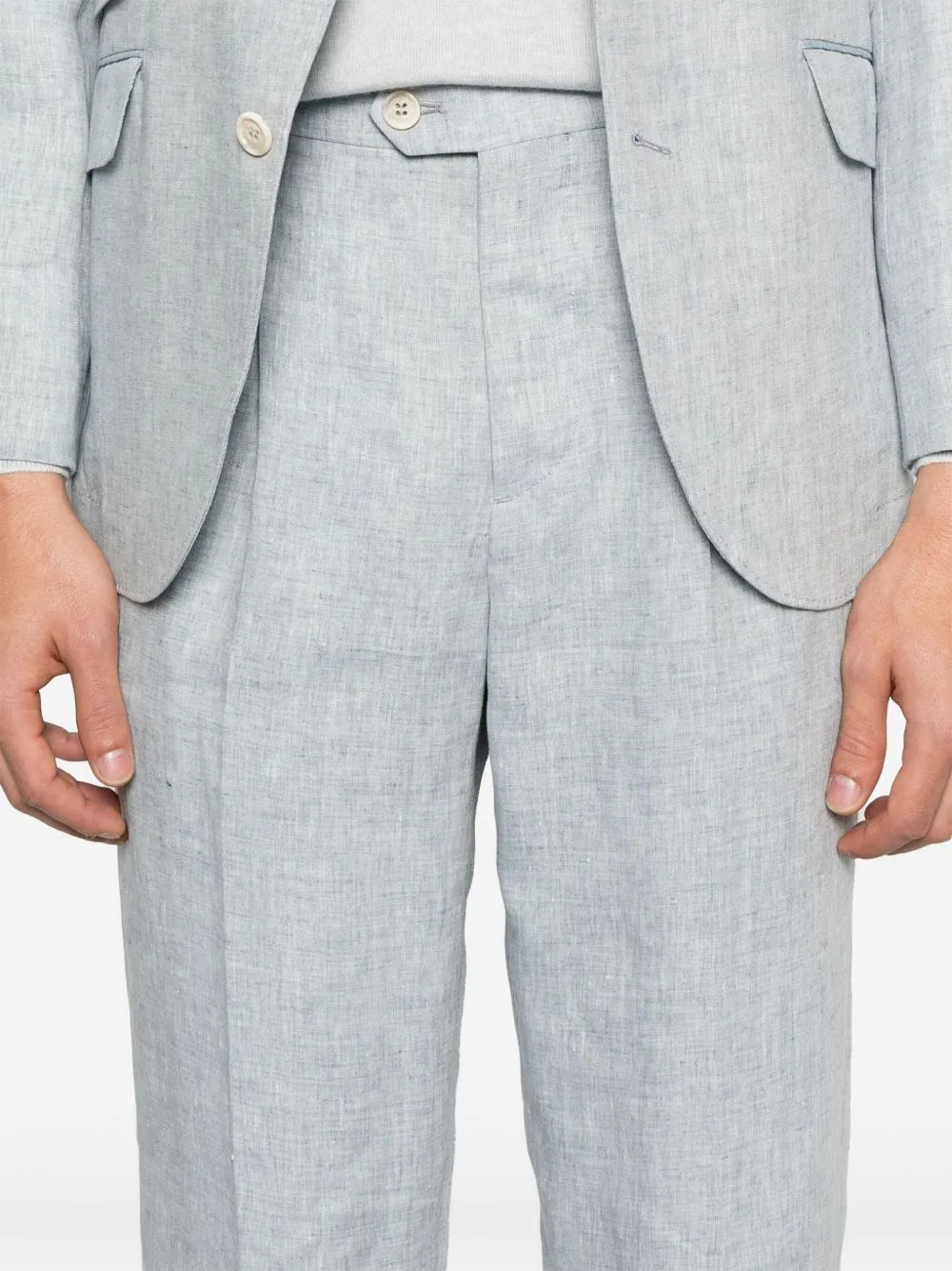 Linen single-breasted suit