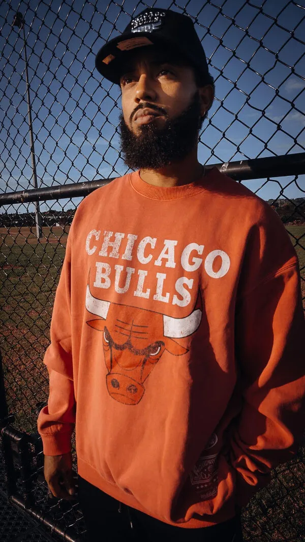 Mitchell & Ness - Vintage Big Logo Crew BULLS - Faded Red