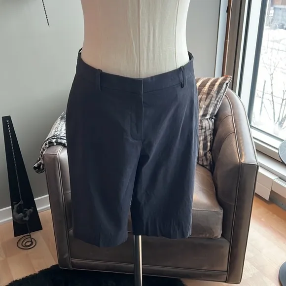 New Theory Treeca Bermuda Shorts in Eco Crunch Wash Size 2
