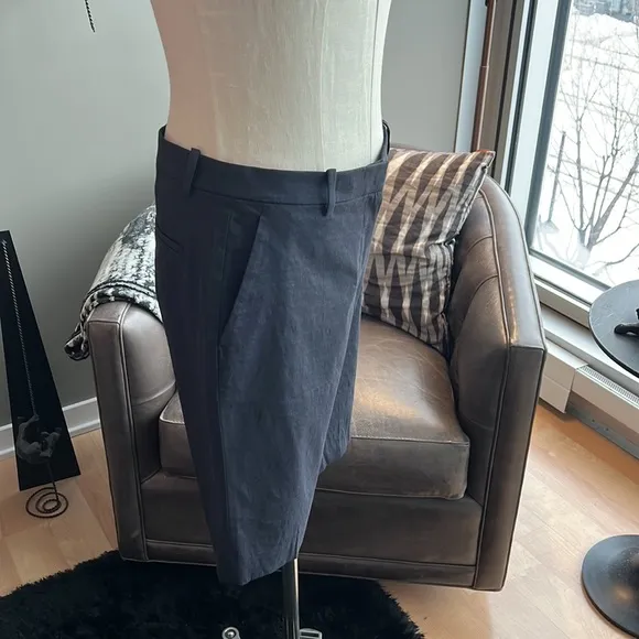 New Theory Treeca Bermuda Shorts in Eco Crunch Wash Size 2