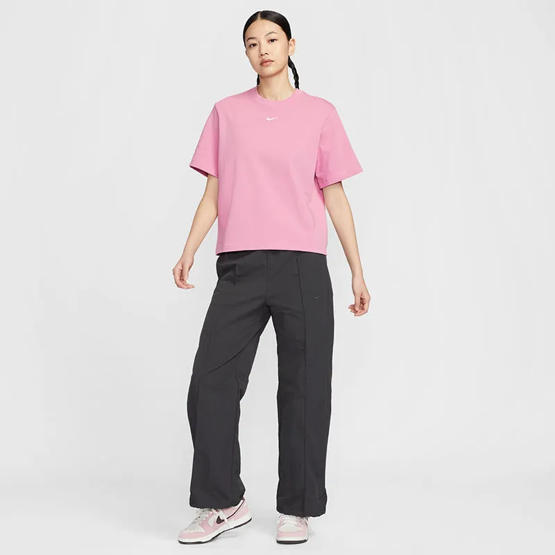 Nike Women's Sportswear Essential Boxy T-Shirt