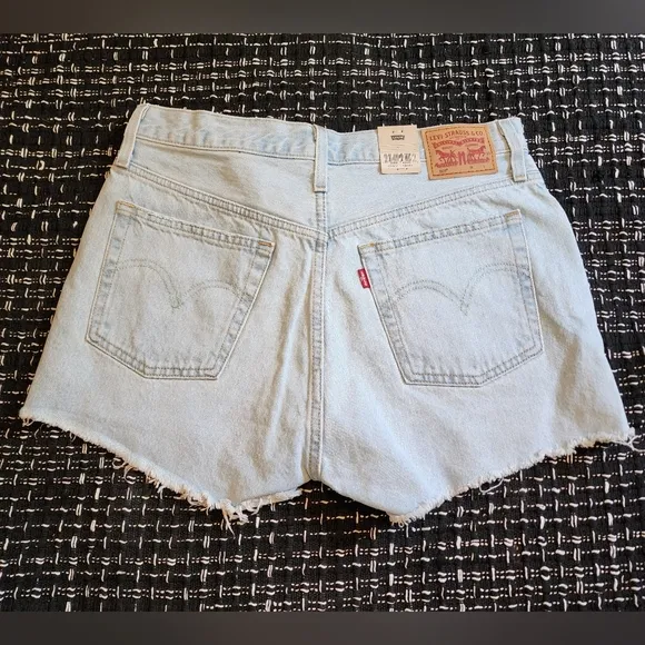 NWT 501 Levi's High Rise Cutoff Booty Shorts Women's Size 30