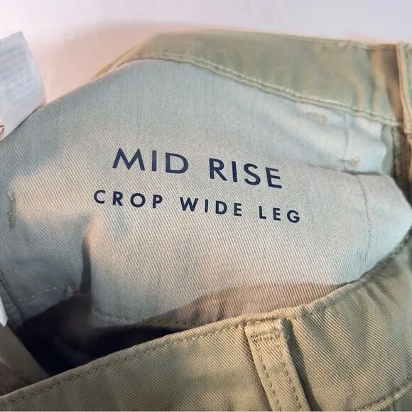 NWT Lucky Brand Wide High Waisted Stretchy Khaki Sz 2/26