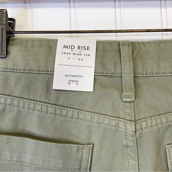 NWT Lucky Brand Wide High Waisted Stretchy Khaki Sz 2/26