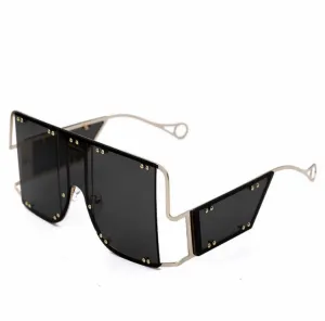 Oversized RiRi sunglasses
