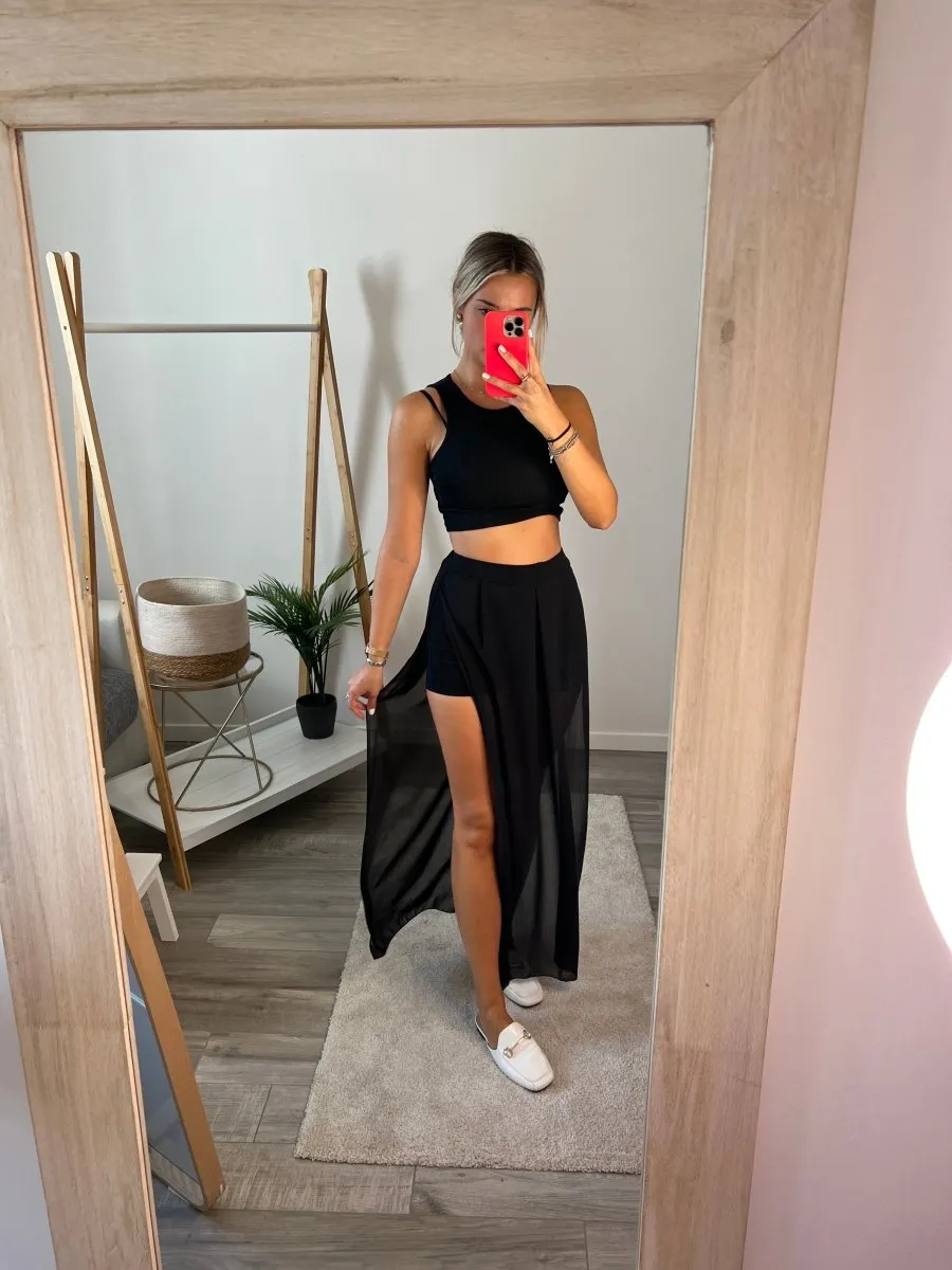 Pantaloncini con chiffon e spacchi laterali