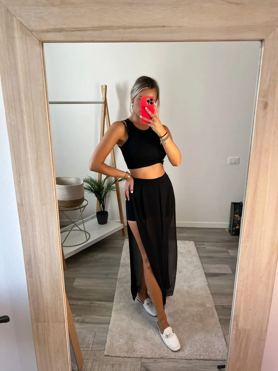 Pantaloncini con chiffon e spacchi laterali