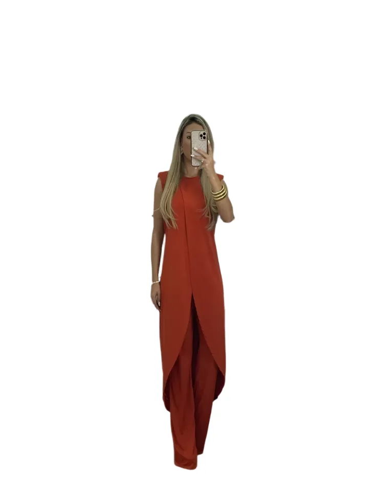 Sarah – Elegant Women's Top and Matching Trousers Twin Set