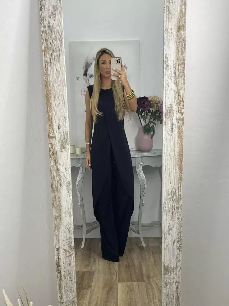 Sarah – Elegant Women's Top and Matching Trousers Twin Set