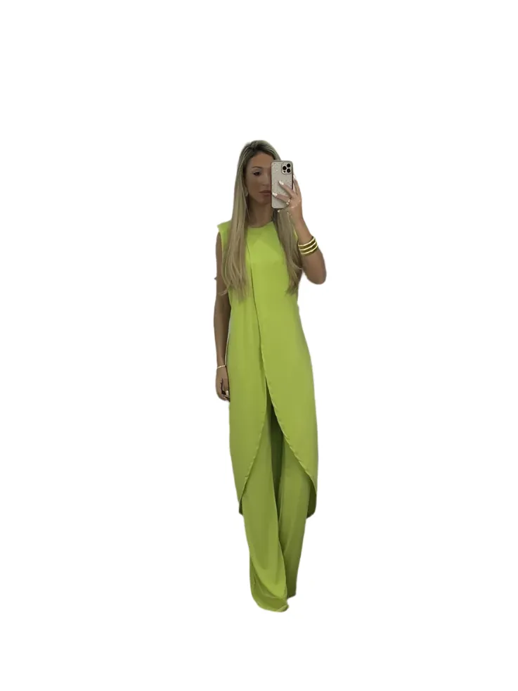 Sarah – Elegant Women's Top and Matching Trousers Twin Set