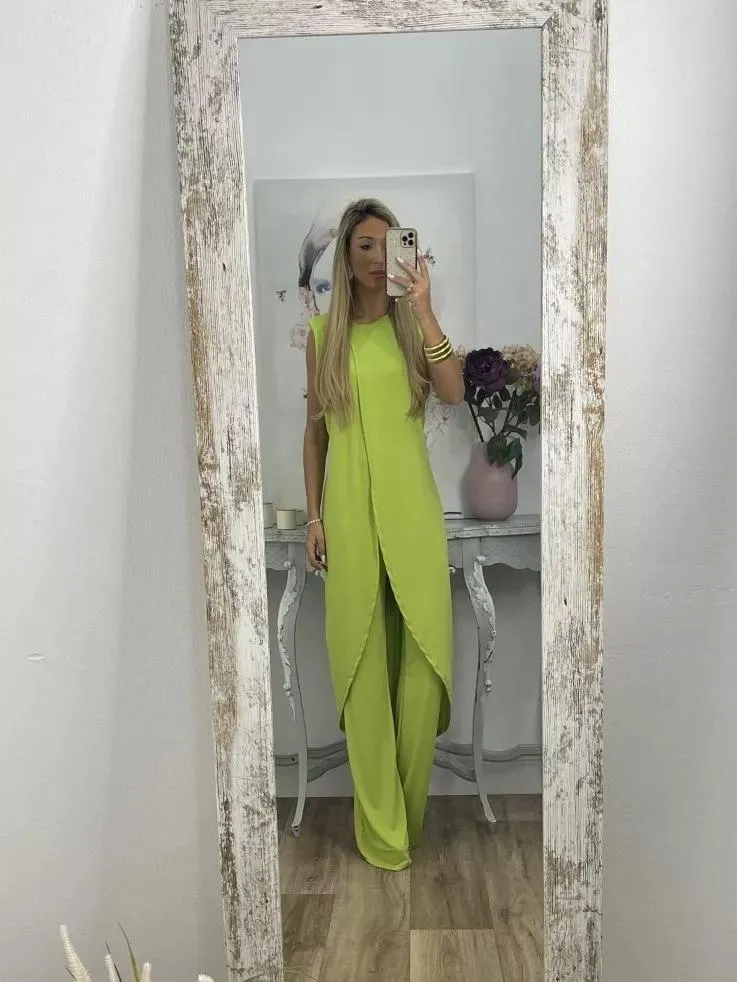 Sarah – Elegant Women's Top and Matching Trousers Twin Set