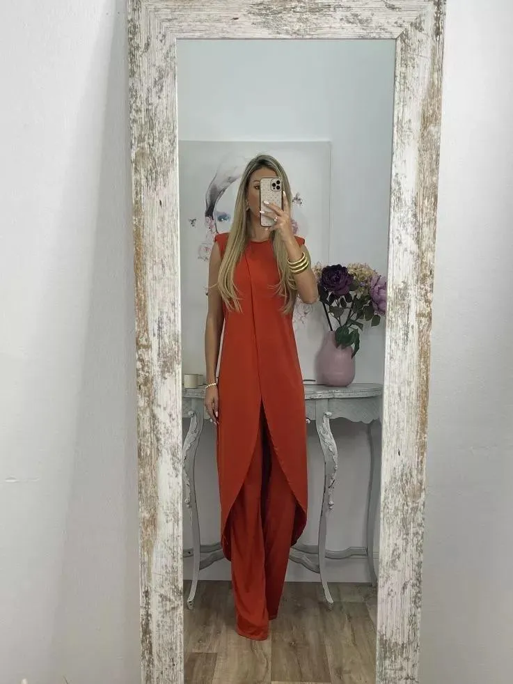 Sarah – Elegant Women's Top and Matching Trousers Twin Set