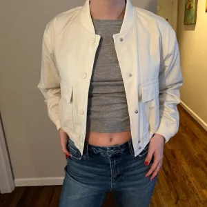Steve Madden Bone Crop Bomber Oversized Front Flap Pockets Relaxed Fit NWT