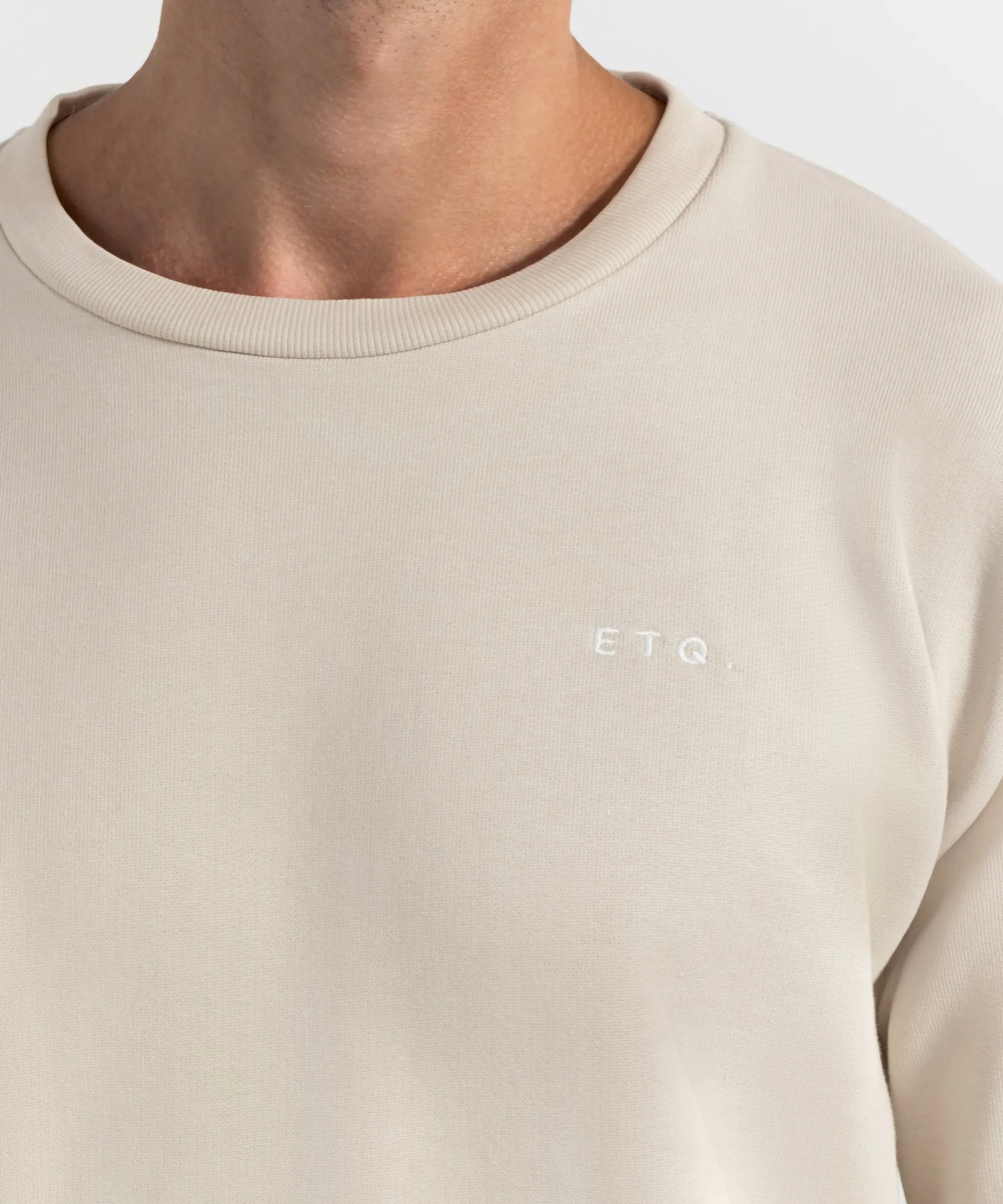 SW 01 Essence Logo Sand