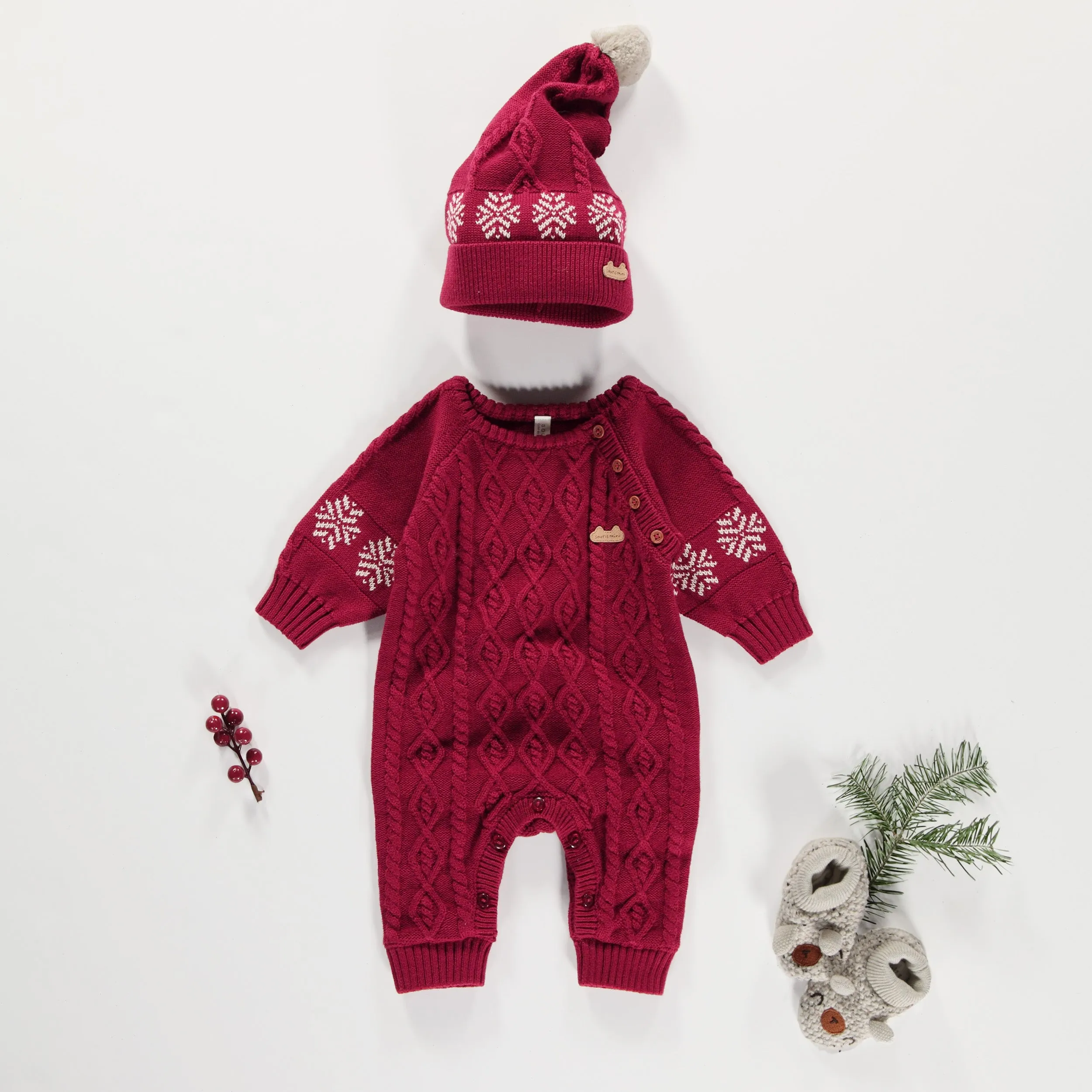 Une pièce rouge en tricot torsadé, naissance || Red one piece in twisted knit, newborn