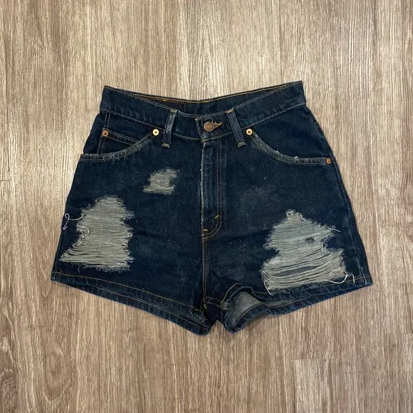 Vintage 1977 dark wash distressed 912 Levi’s shorts