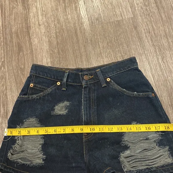 Vintage 1977 dark wash distressed 912 Levi’s shorts
