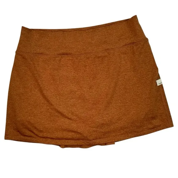 Vuori: Women's Halo Performance Skirt Large Palo Santo Heather Skirt Skort