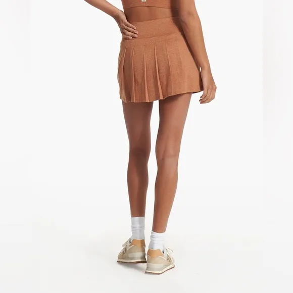 Vuori: Women's Halo Performance Skirt Large Palo Santo Heather Skirt Skort