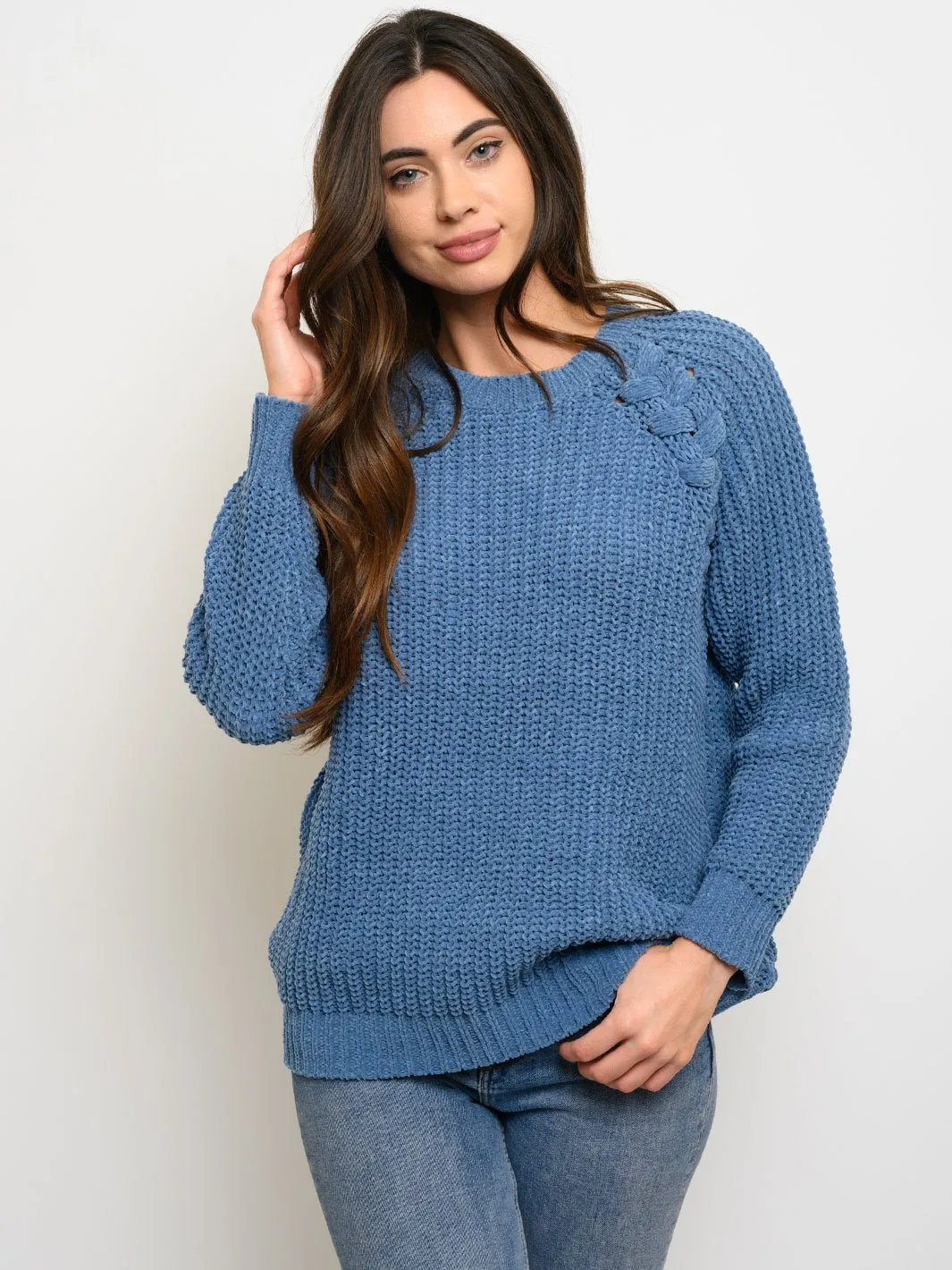 WOMEN'S LONG SLEEVE FRONT DETAIL SWEATER
