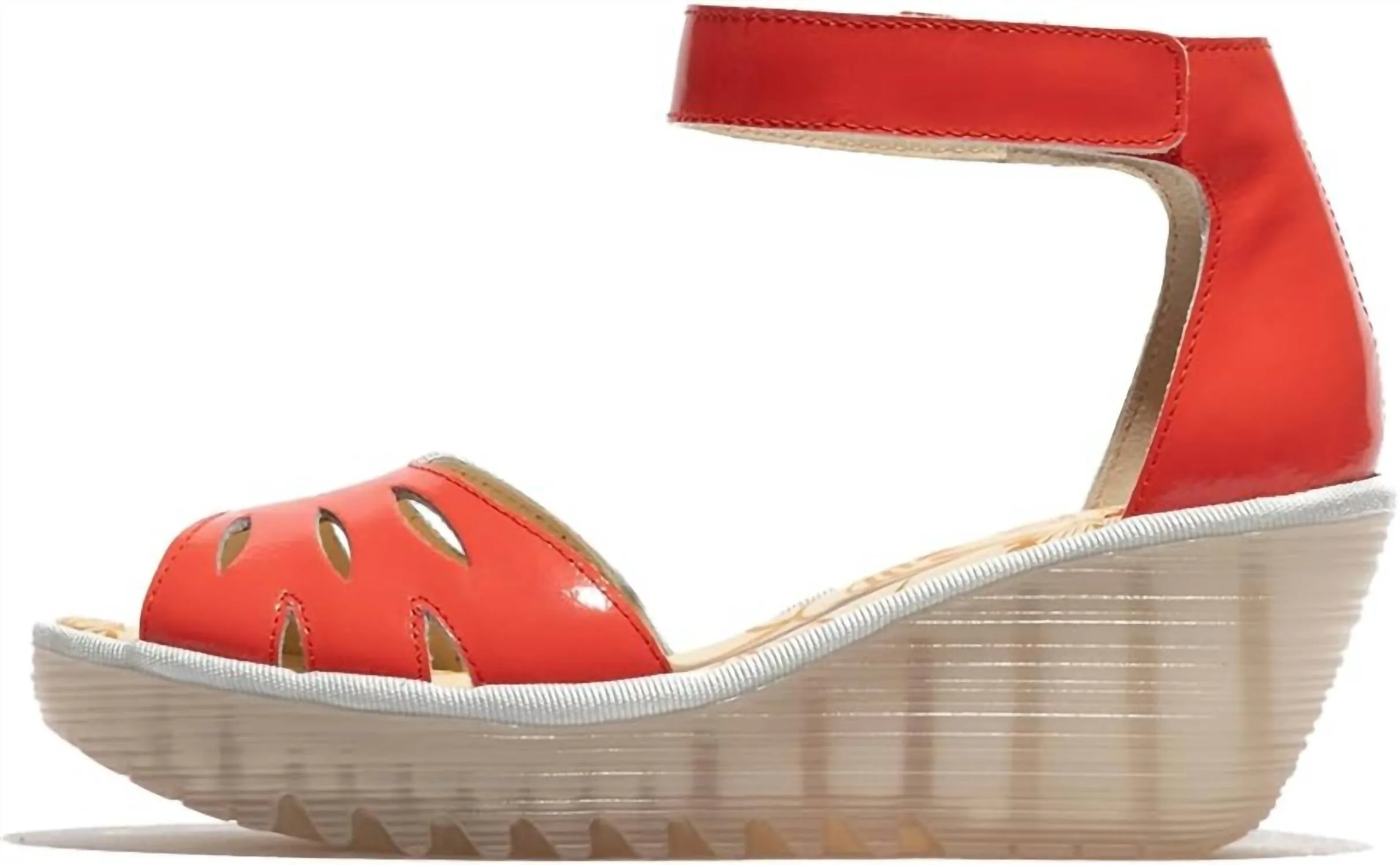 Women's Yelu545Fly Wedge Sandal In Scarlet