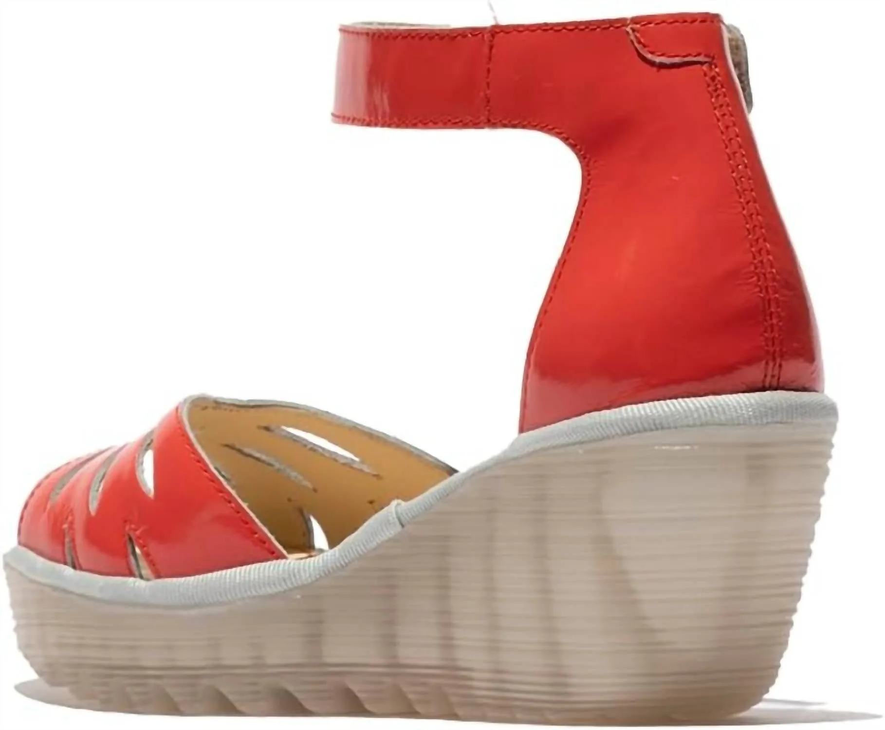 Women's Yelu545Fly Wedge Sandal In Scarlet