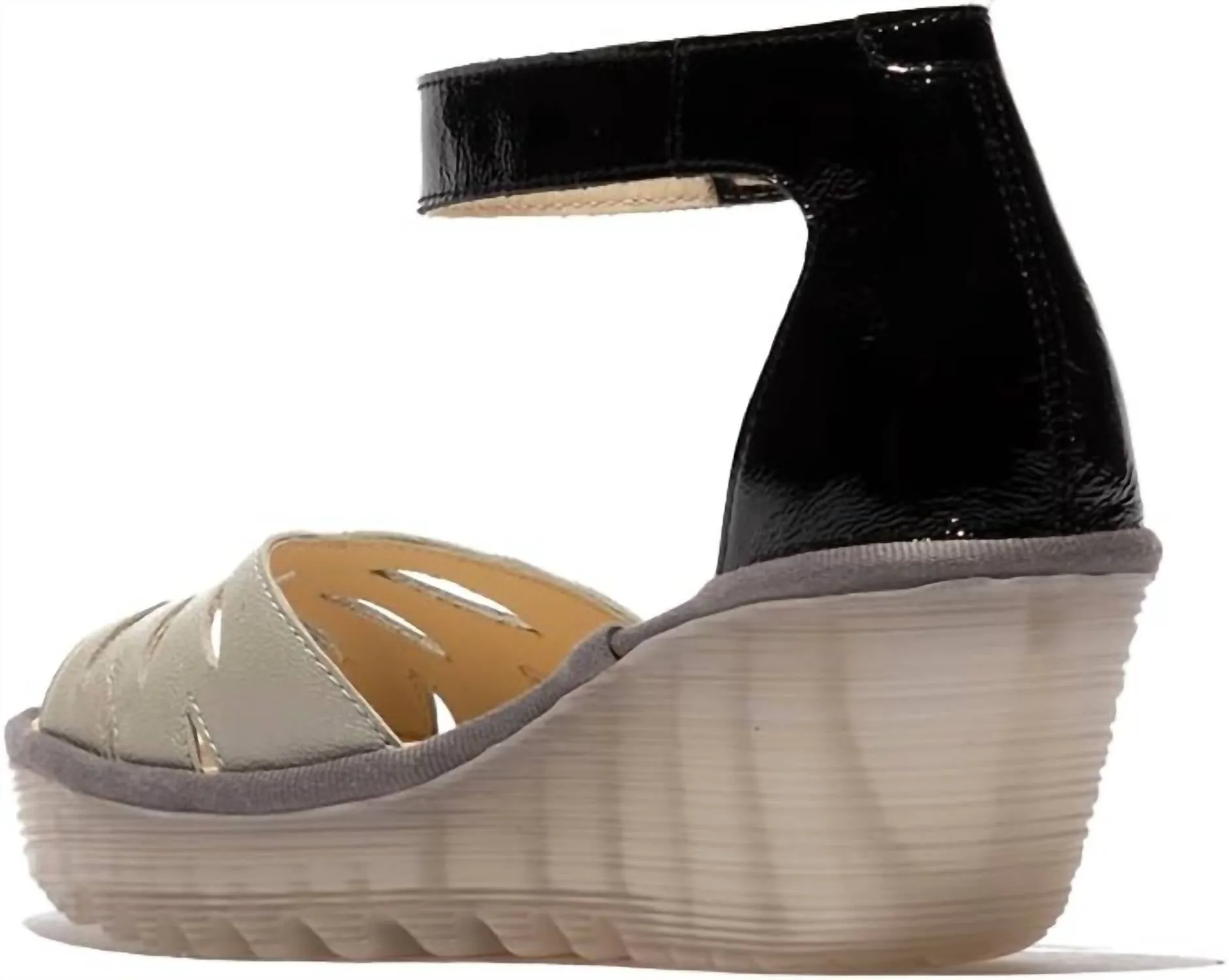 Women's Yelu545Fly Wedge Sandal In Silver/black