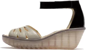 Women's Yelu545Fly Wedge Sandal In Silver/black