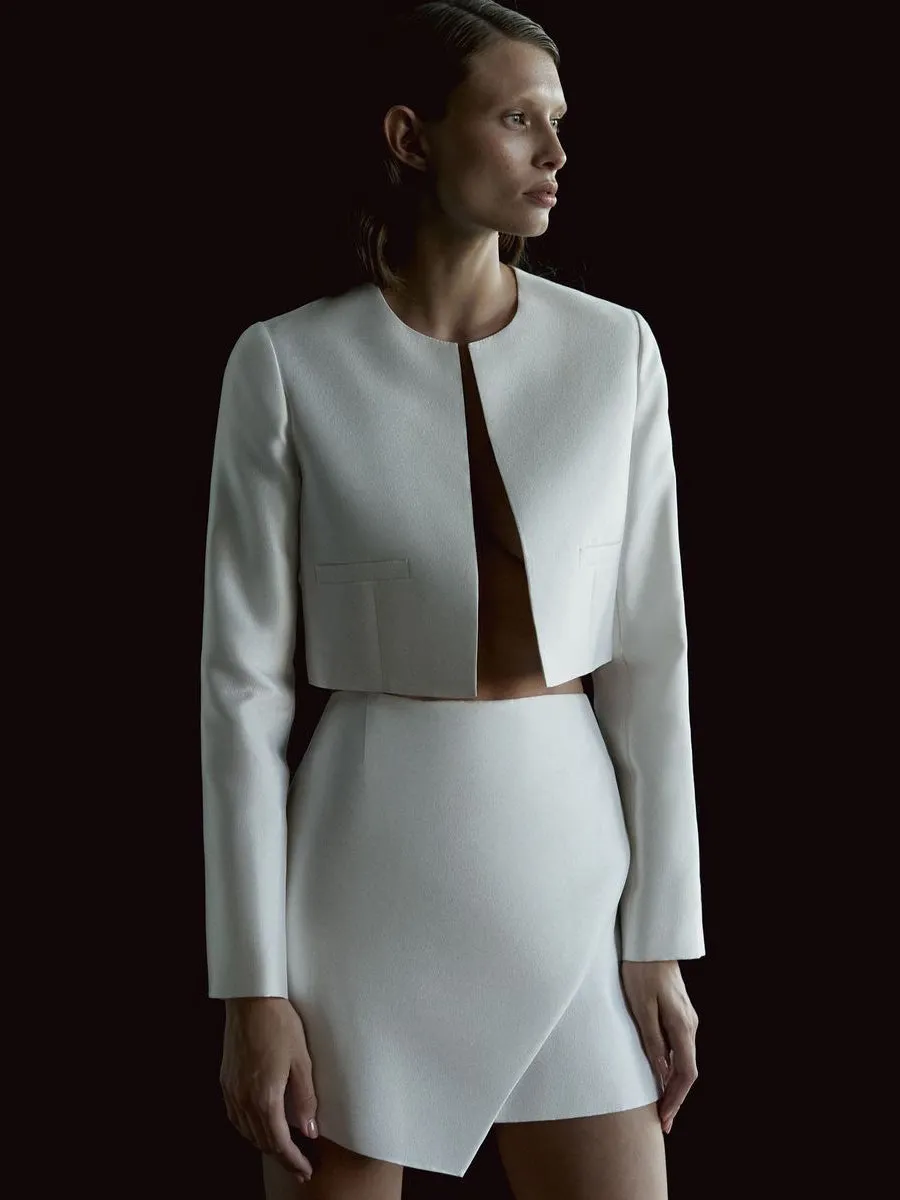 WOOL AND SILK-BLEND BOXY CROP BLAZER